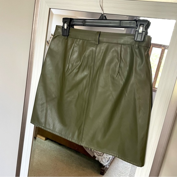 Wild Fable Green Faux Leather Skirt Size 2 NWT - Picture 2 of 4